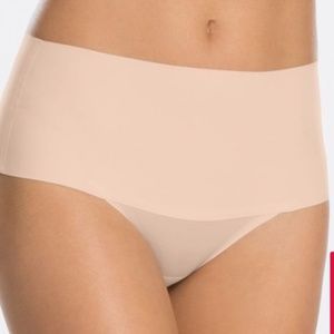 Spanx New undetectable panties